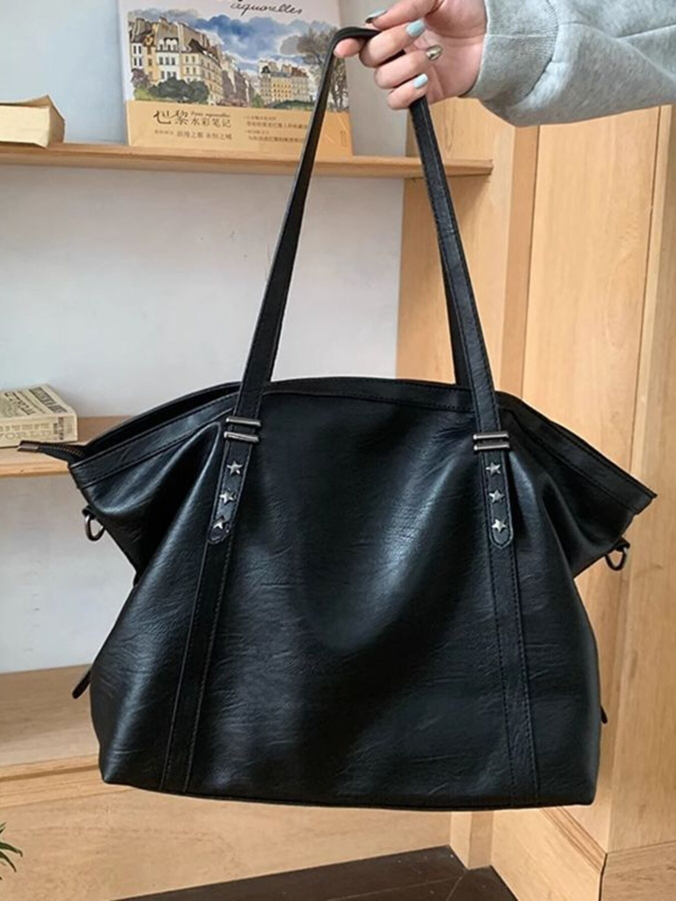 Star-embellished PU leather shoulder bag with star-studded straps, large.