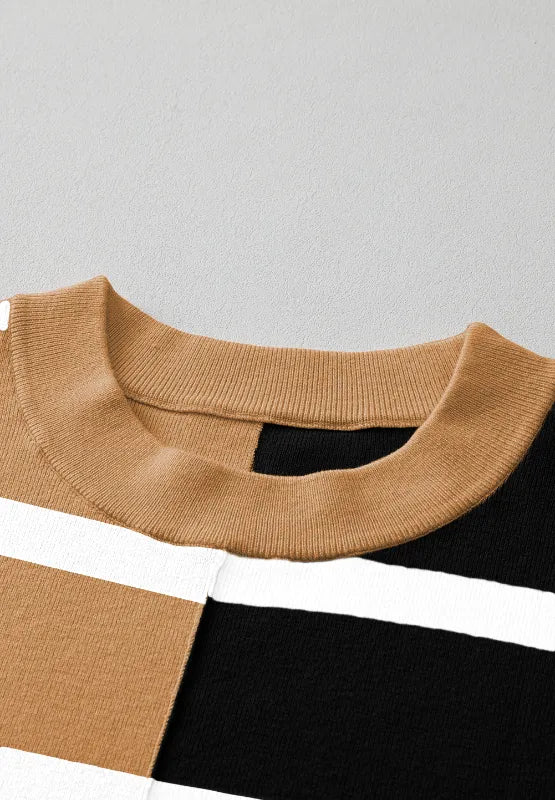 Crewneck of contrast striped long sleeve sweatshirt, tan collar with black and white stripes