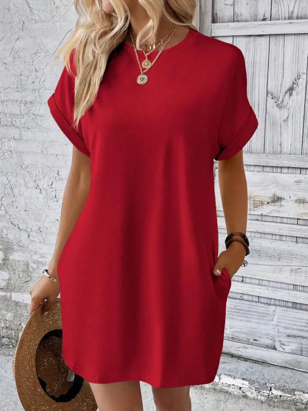 Deep red pocketed round-neck short-sleeve dress with side pockets and straight hem