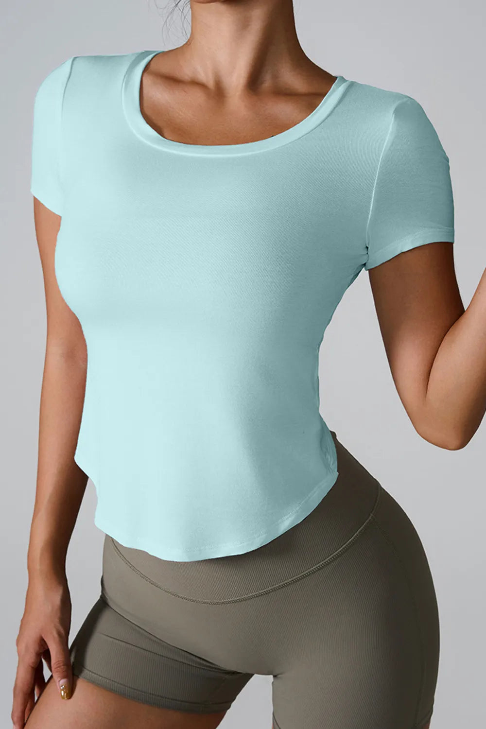 Aqua active t-shirt with round neck and short sleeves, curved side seams