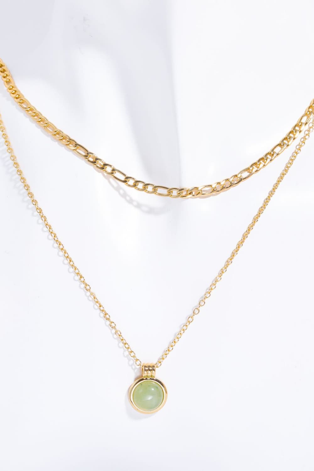 Gold-plated chain necklace with round green aventurine pendant centered