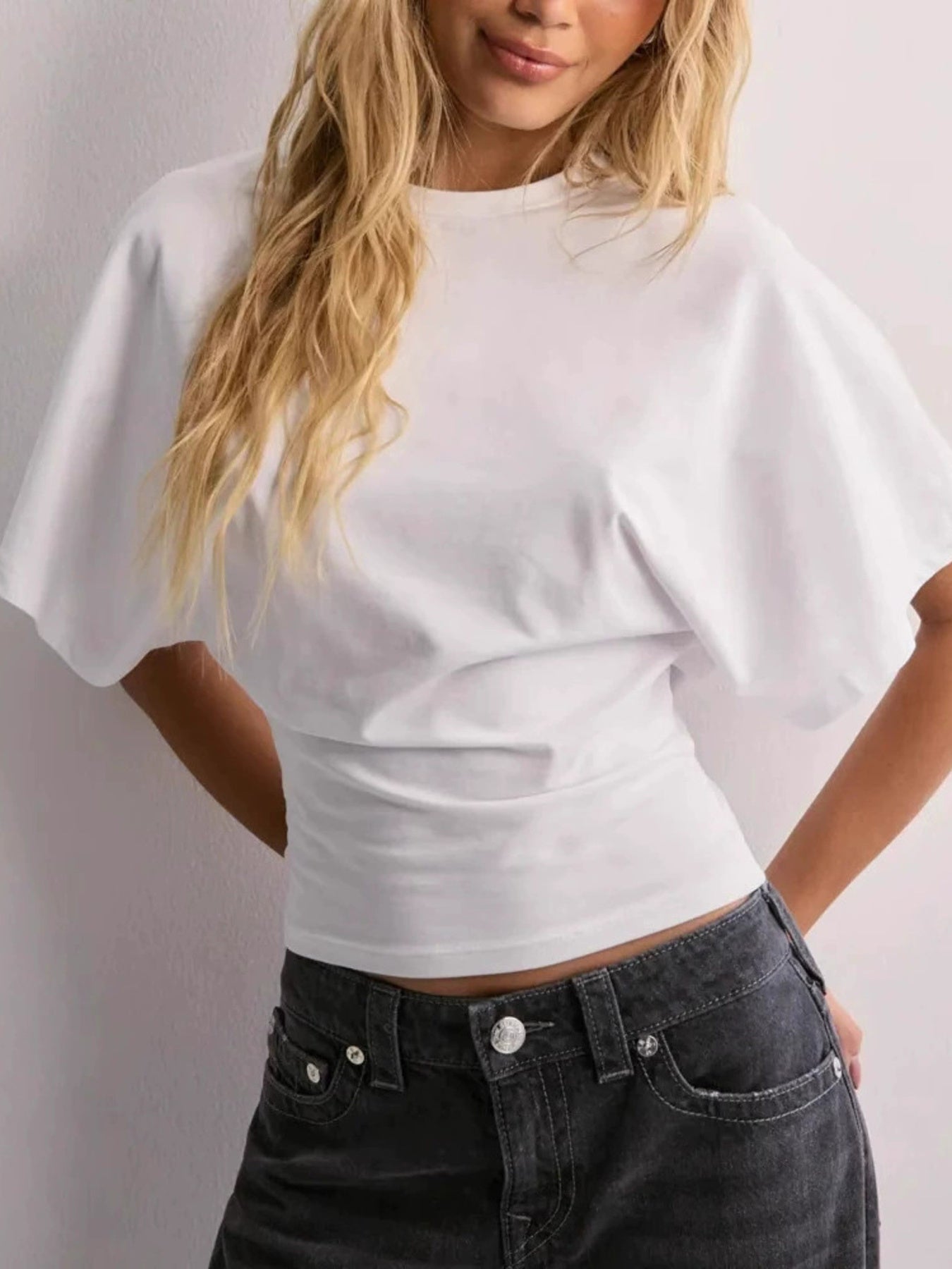 Cedar & Moore Batwing Sleeve Fitted Waist T-Shirt, white by Trendsi