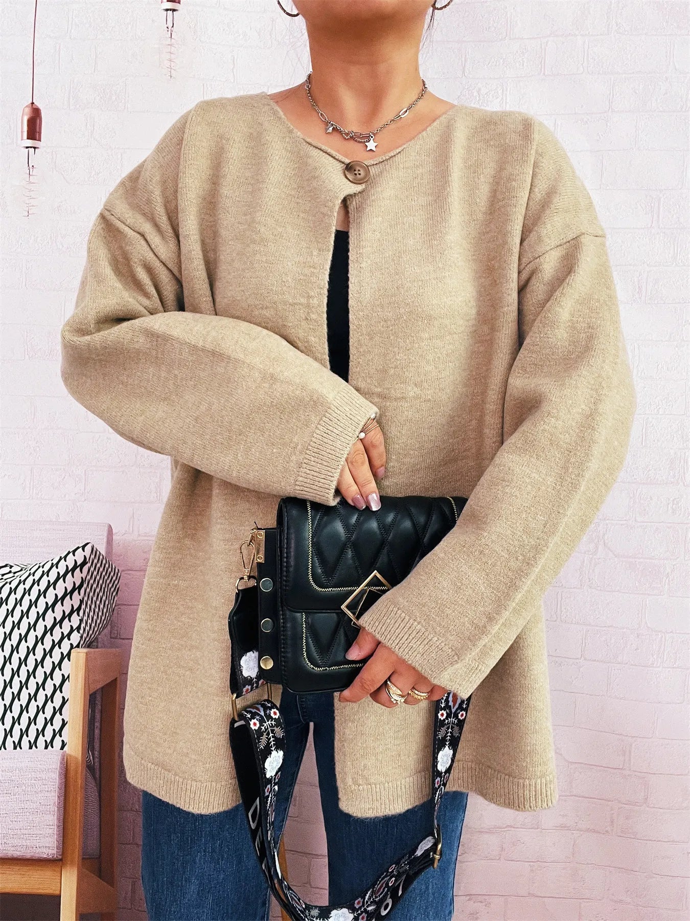 Khaki one-button drop-shoulder cardigan with crew neck and long sleeves