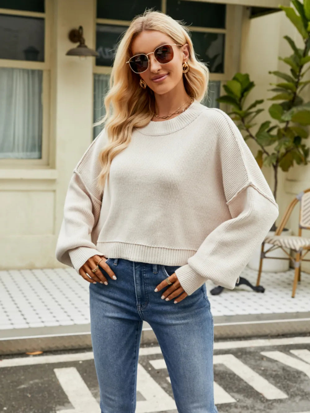 Round neck lantern-sleeve sweater in cream, ribbed crew neckline and cuffs