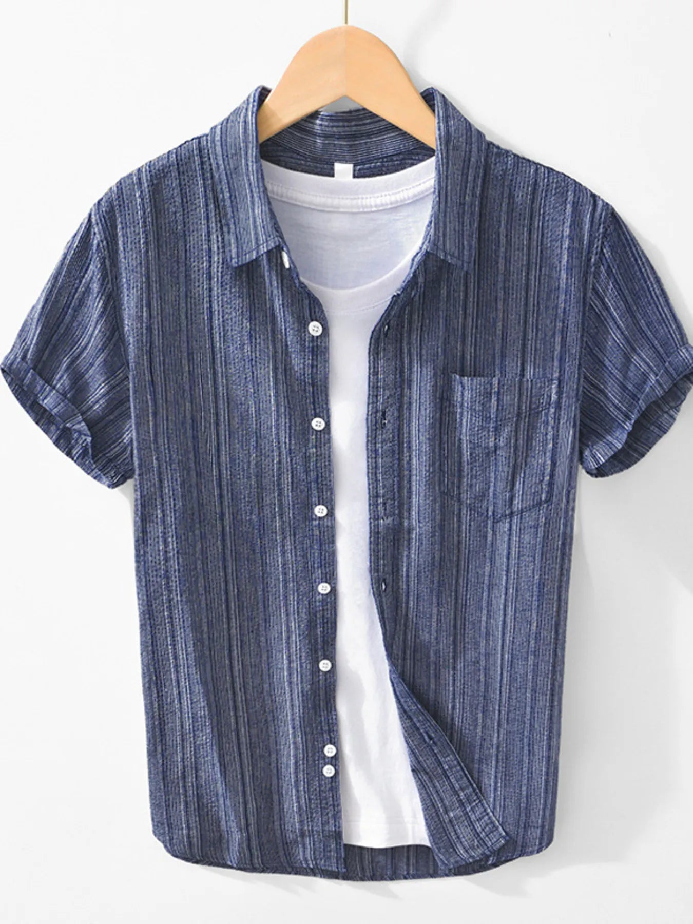 Striped collared short-sleeve shirt in dark blue with button placket