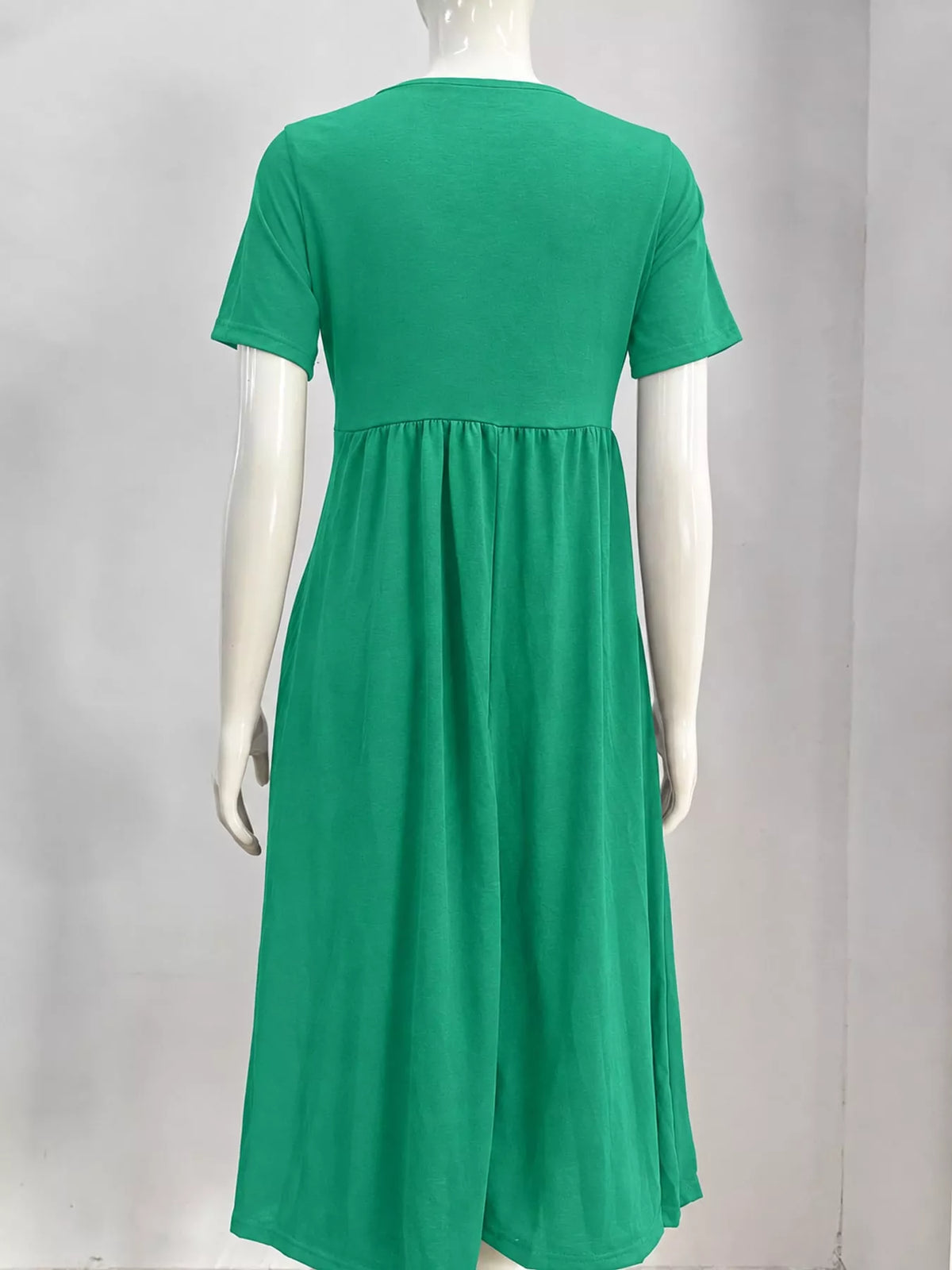 Green crisscross V-neck high-waist midi dress with short sleeves and gathered skirt