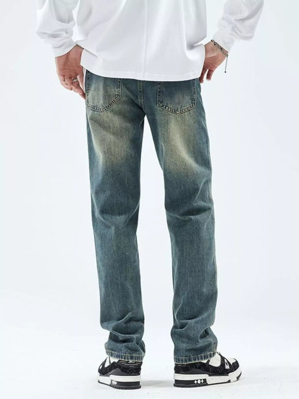 Men's slim-fit washed stretch jeans, vintage blue with back pocket stitching