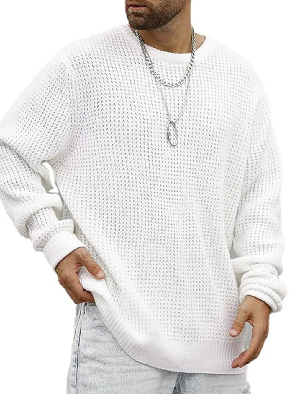 White textured knit crewneck sweater, long sleeves, ribbed cuffs and hem