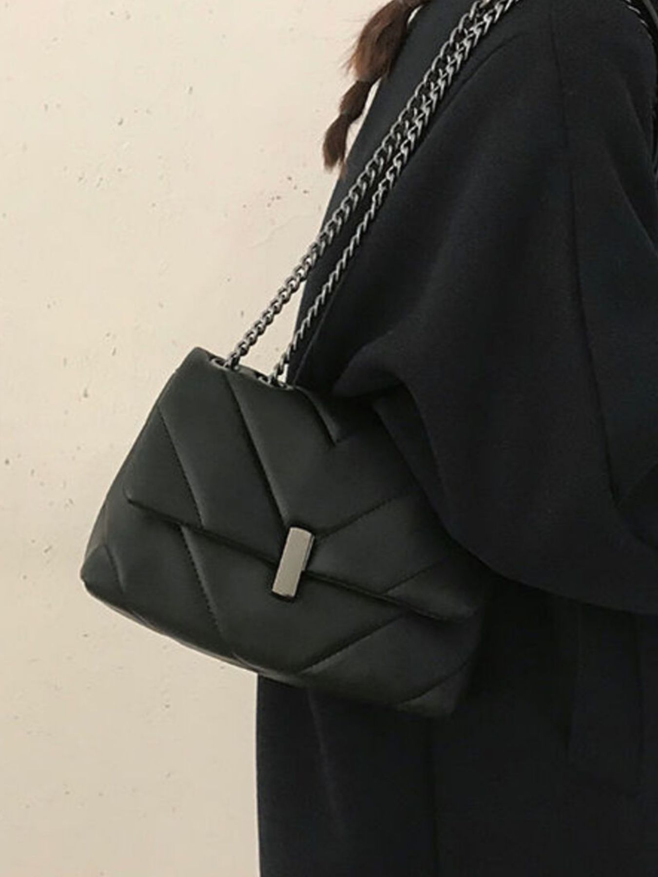 Quilted chain shoulder bag in black PU, medium with silver-tone chain strap