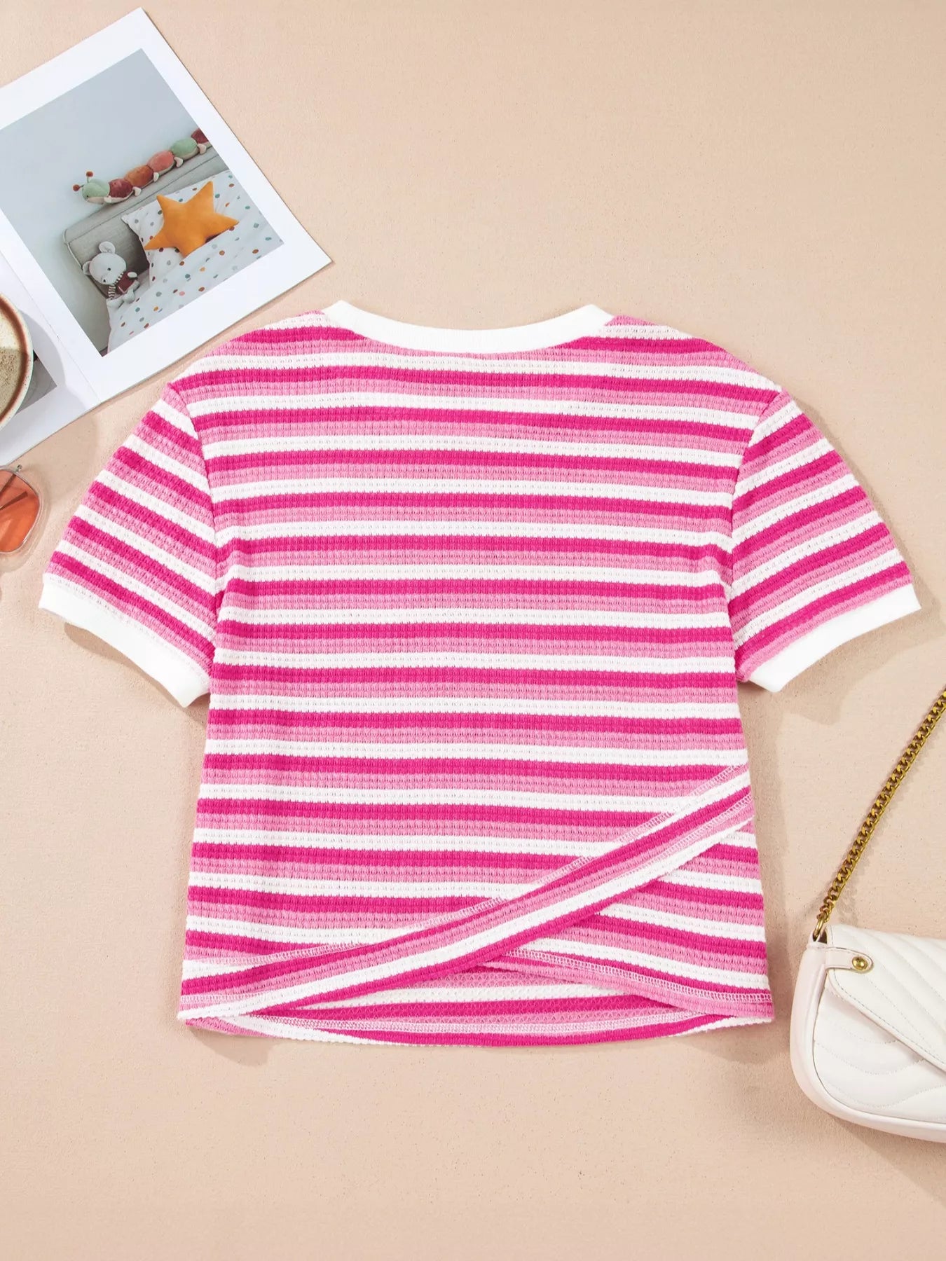 Cedar & Moore Textured knit short sleeve tee in pink and white stripes - Trendsi