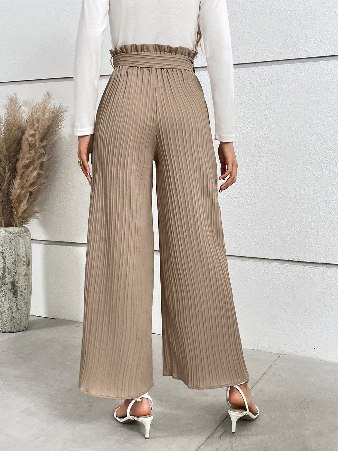 Camel wide-leg long pants, elastic waistband, front tie bow and vertical pleats