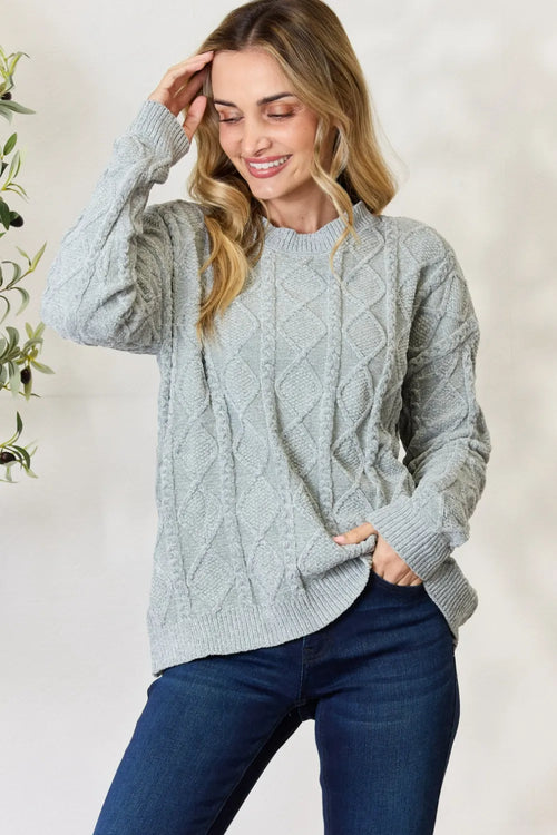 Dust sage cable knit round-neck sweater, long sleeves, ribbed hem and cuffs