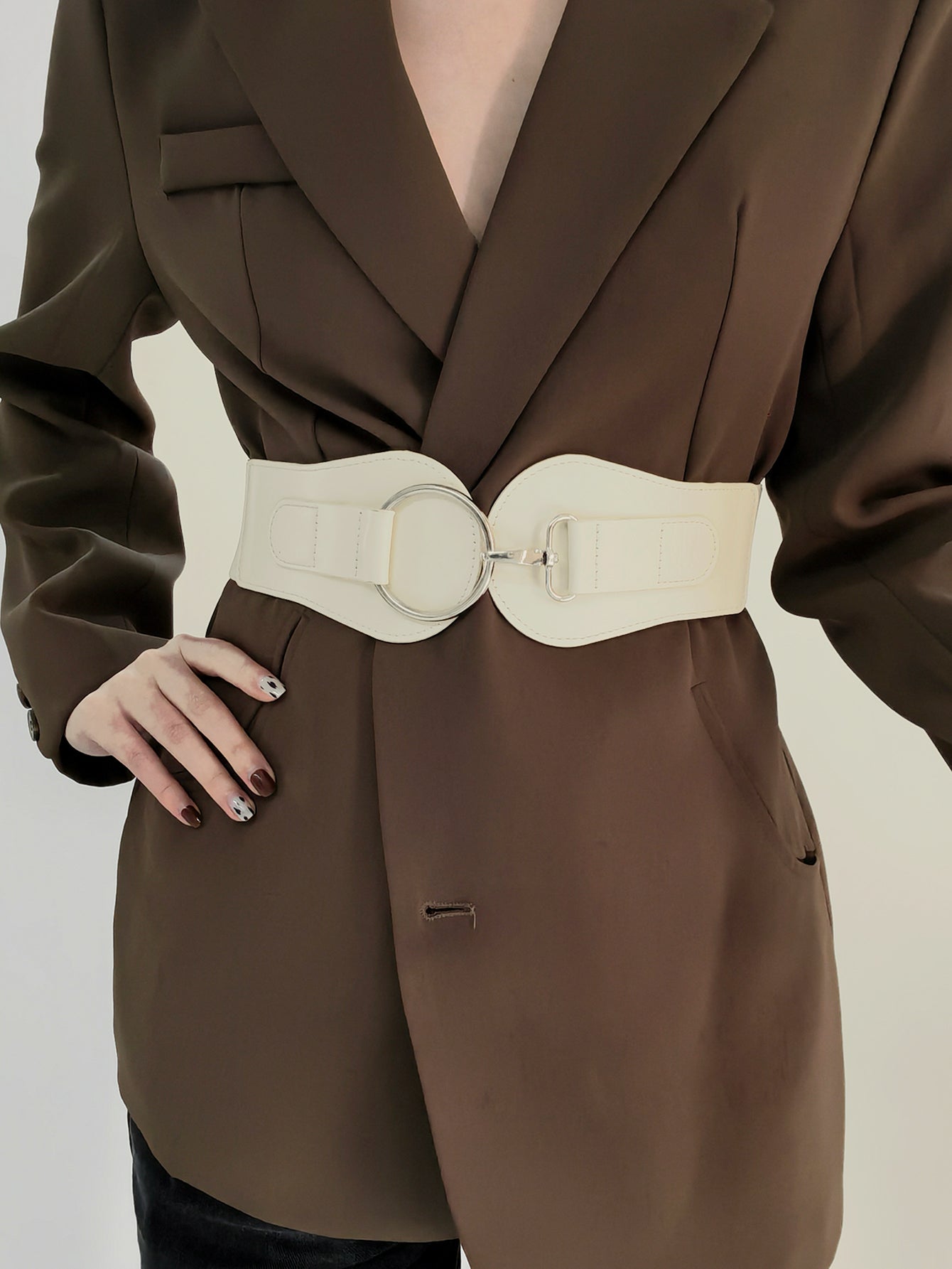 Vegan leather elastic wide belt in brown with round center buckle