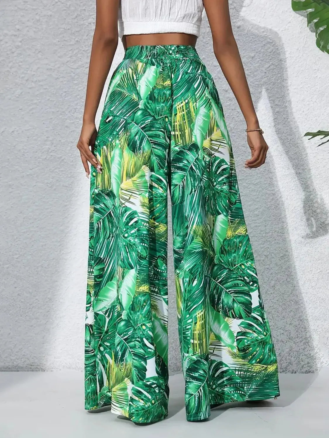 Printed high-waist wide-leg pants, green palm leaf print, pleated front detail