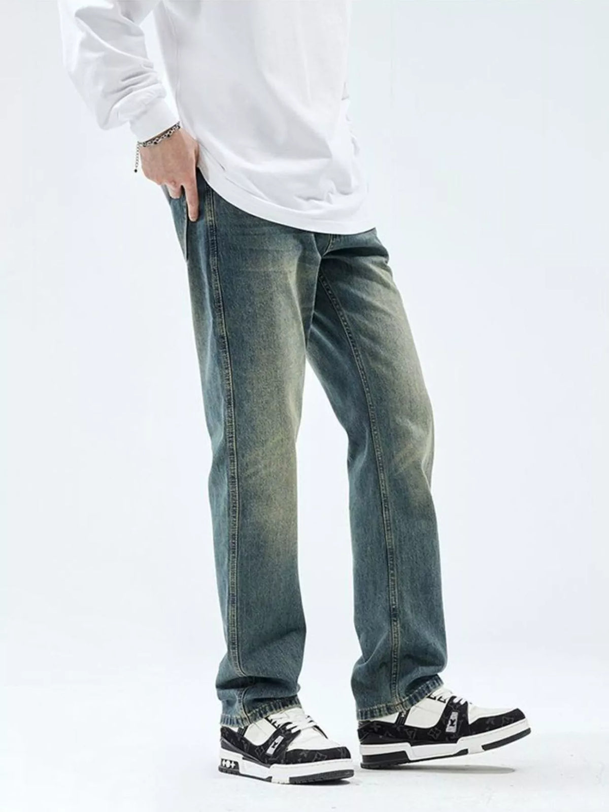 Men's slim-fit washed stretch jeans, vintage blue denim with side whisker wash