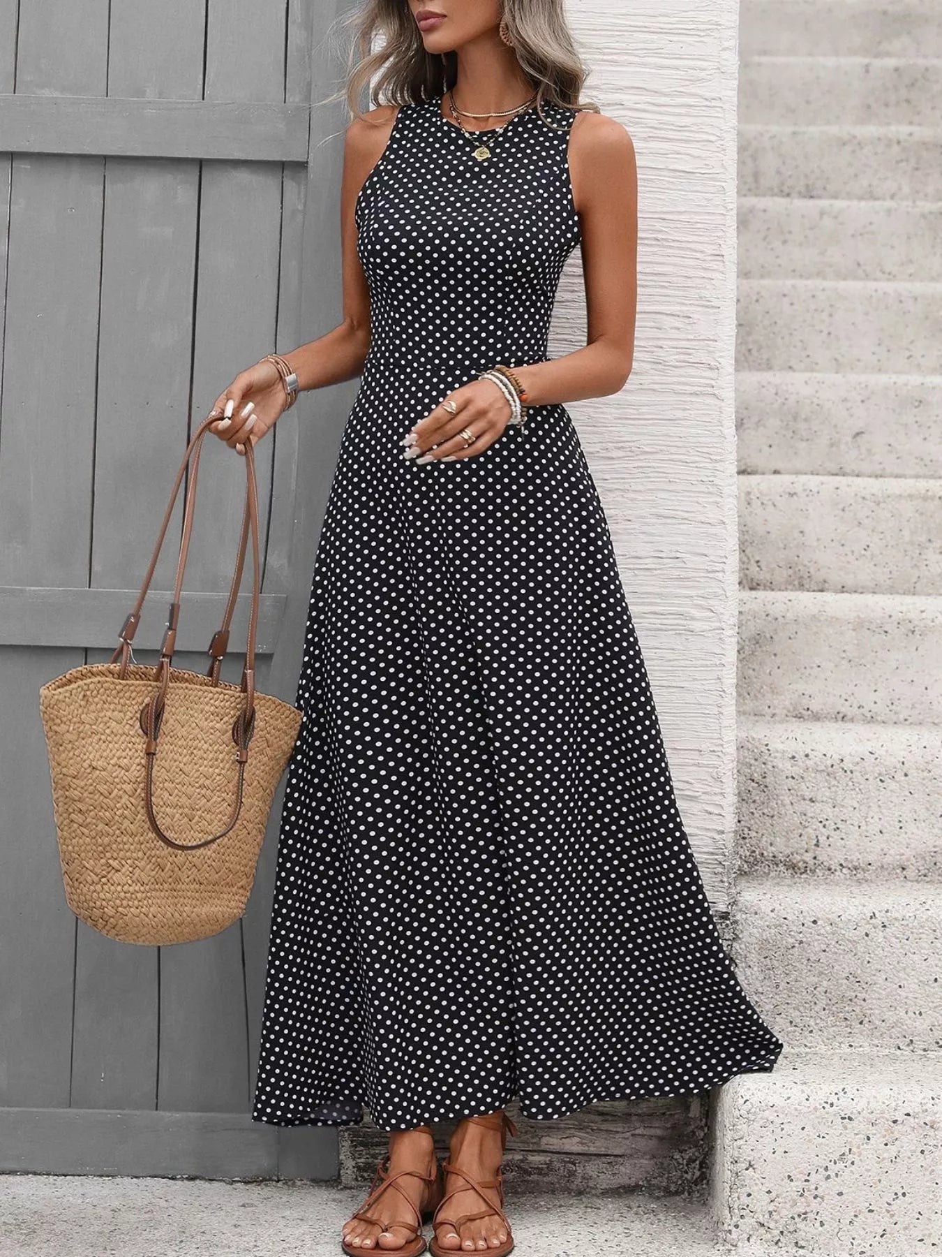 Cedar & Moore Sleeveless polka dot maxi dress in black with white dots, Trendsi