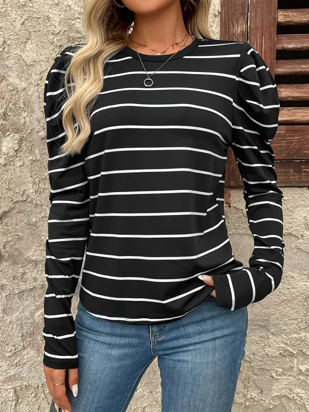 Black-and-white striped round-neck long-sleeve puff t-shirt with wide neckline