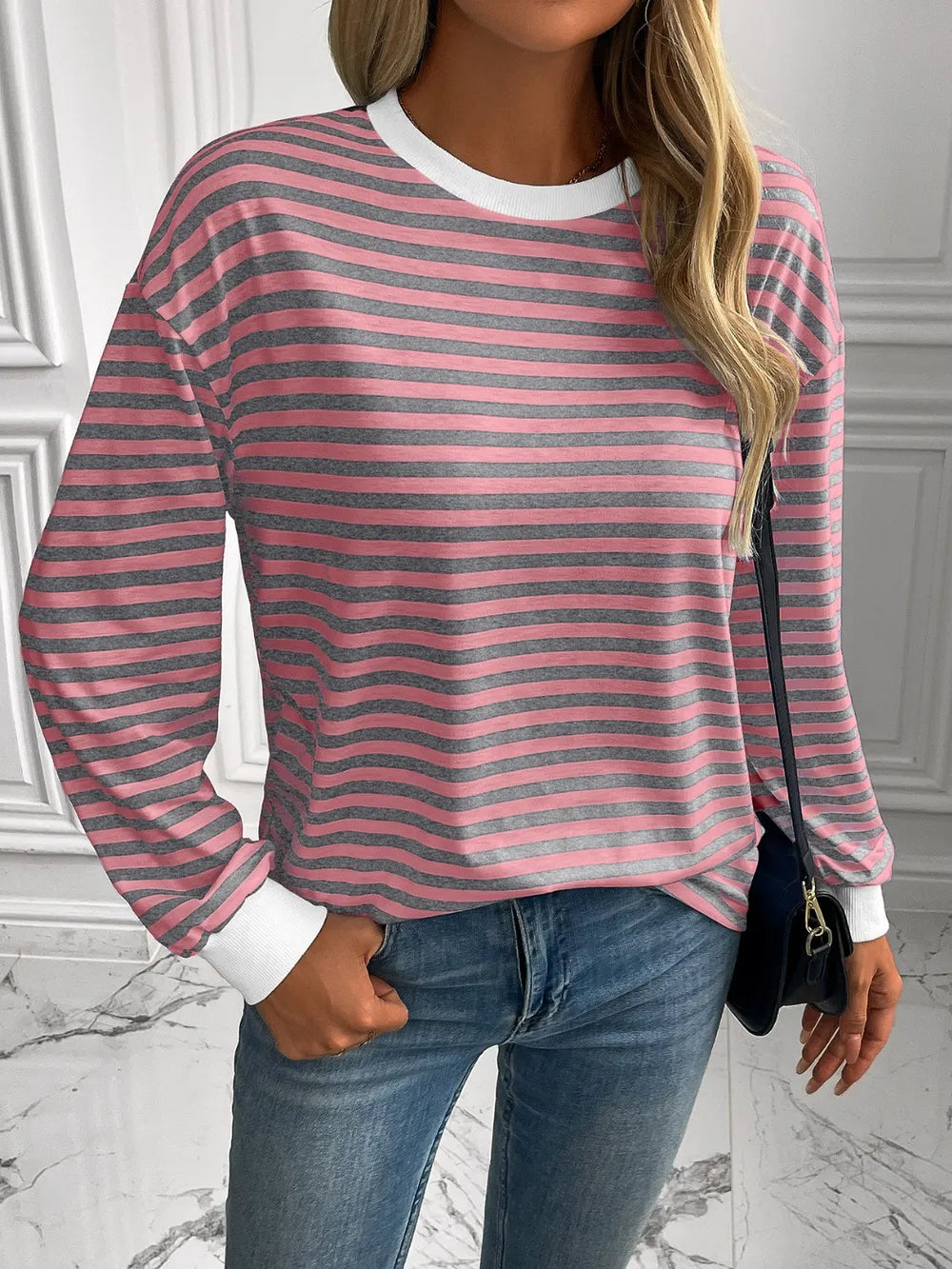 Striped long-sleeve sweatshirt with round neck, dusty pink and dark stripes, white cuffs