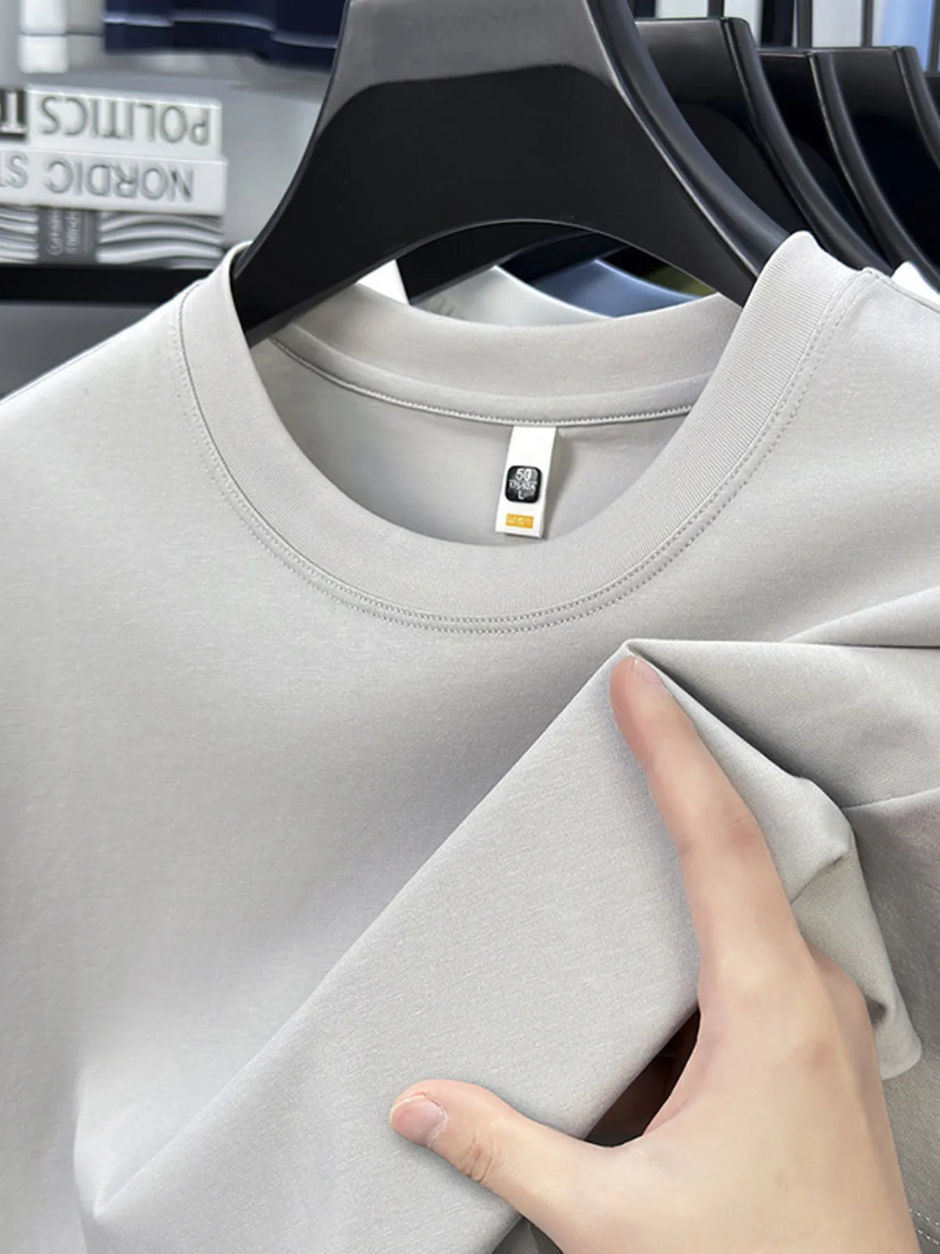 Men's round-neck short-sleeve T-shirt, light gray