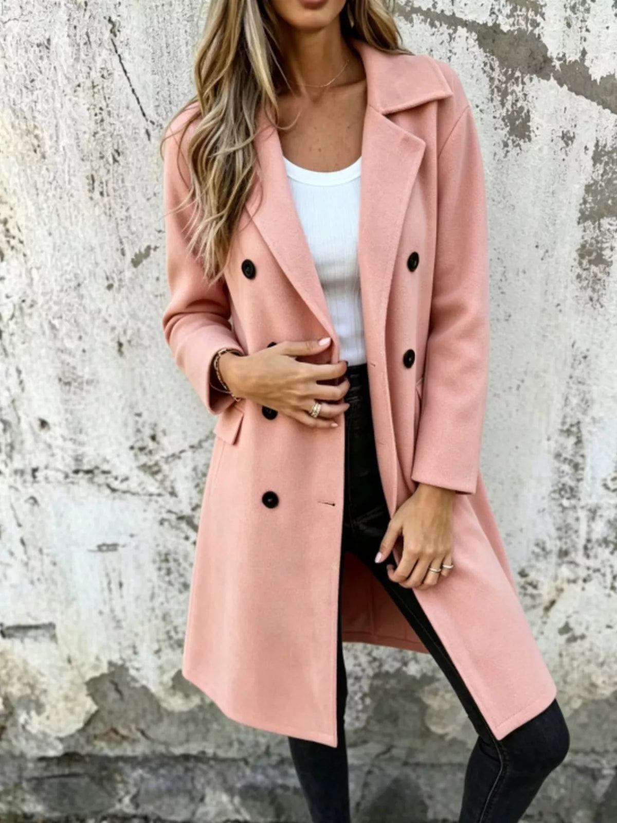 Long double-breasted lapel coat, dusty pink, dark buttons and lapels