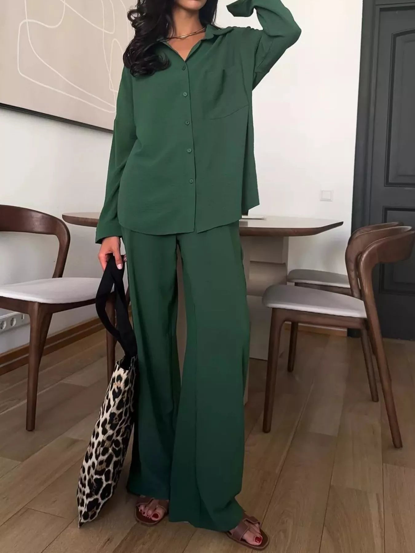 Green relaxed-fit shirt and wide-leg pants set, button-front shirt and wide legs