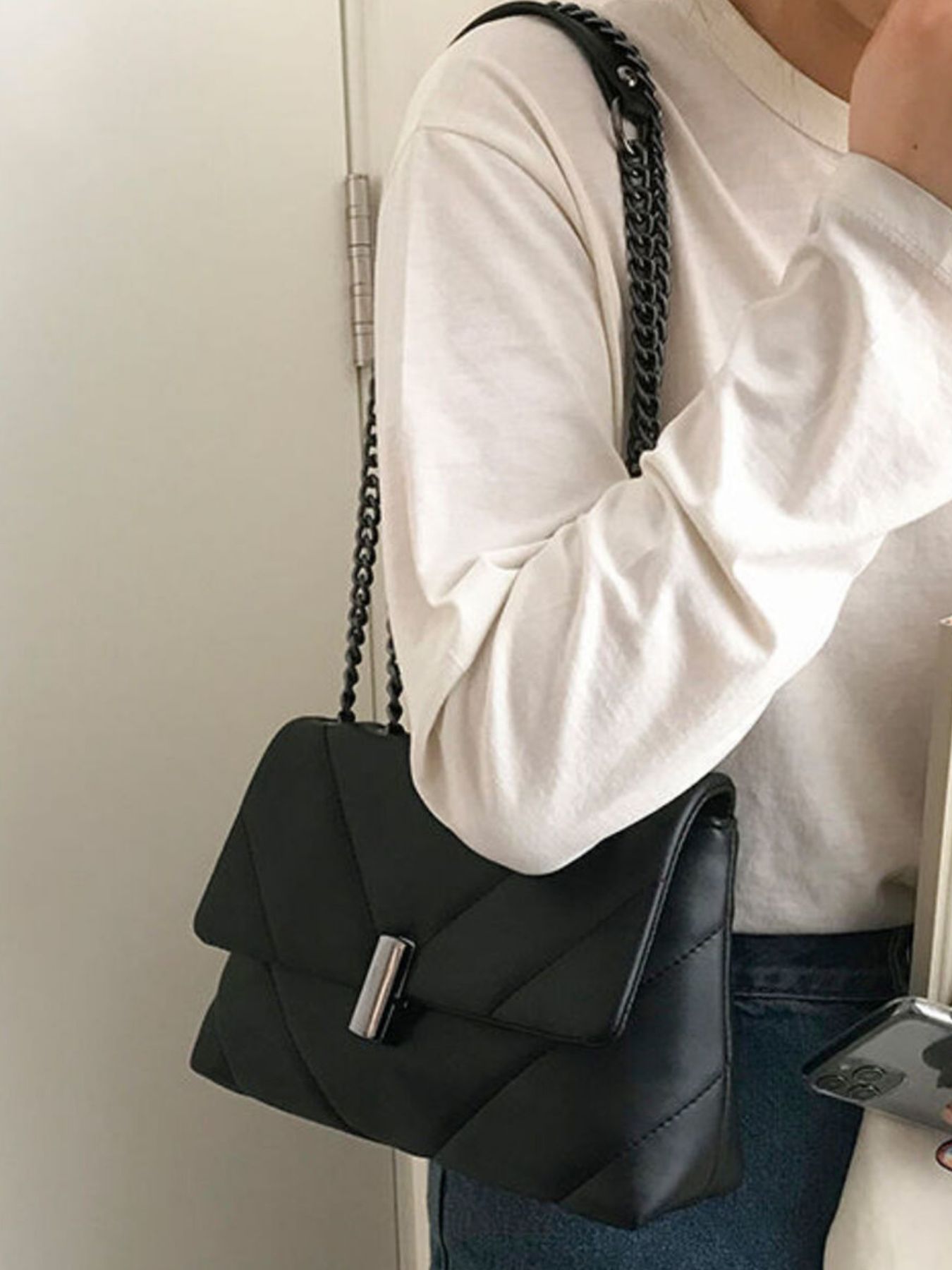 Trendsi Quilted Chain Shoulder Bag in black PU, medium, chain strap with metallic clasp