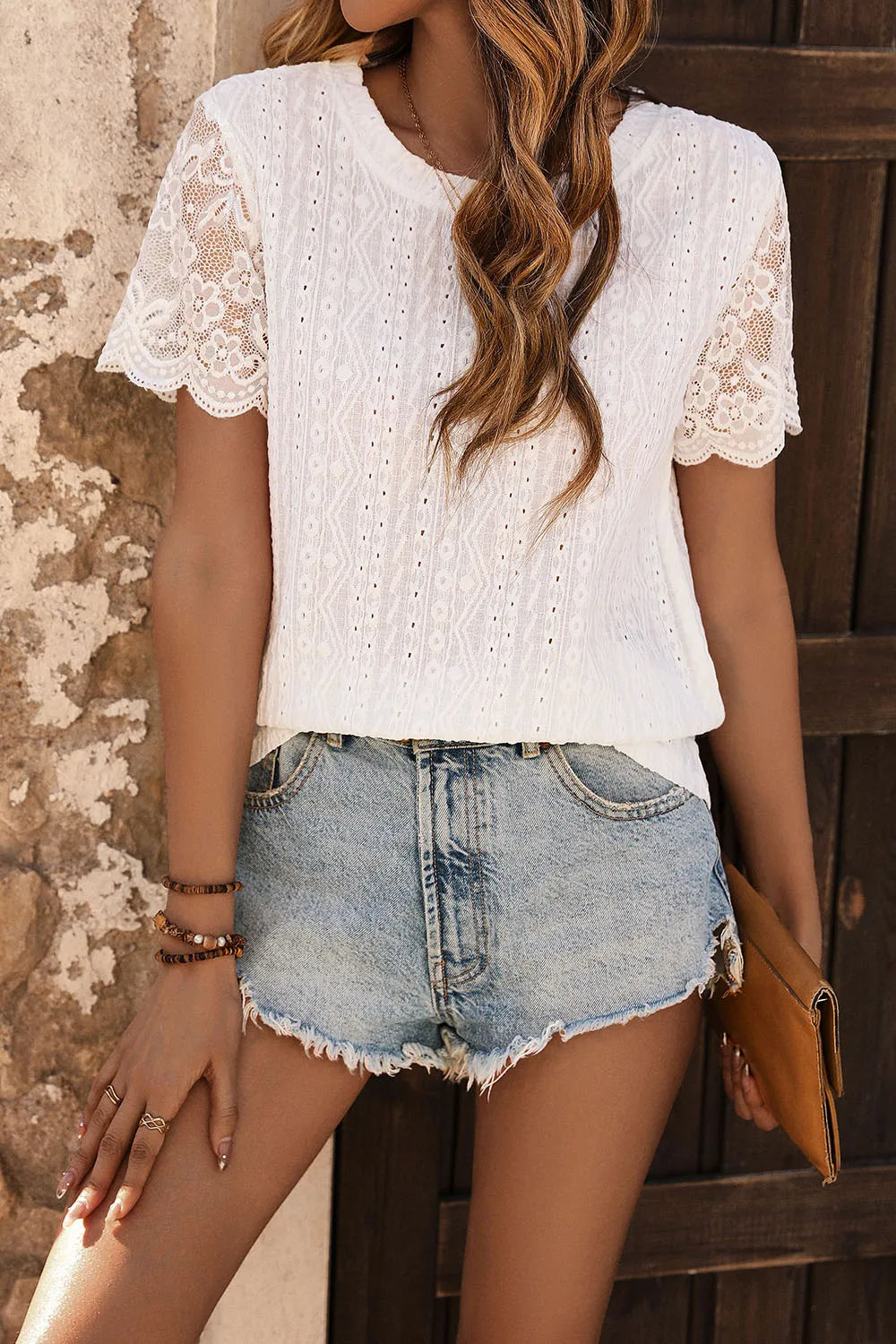 White eyelet round-neck short-sleeve T-shirt with lace-trim sleeves