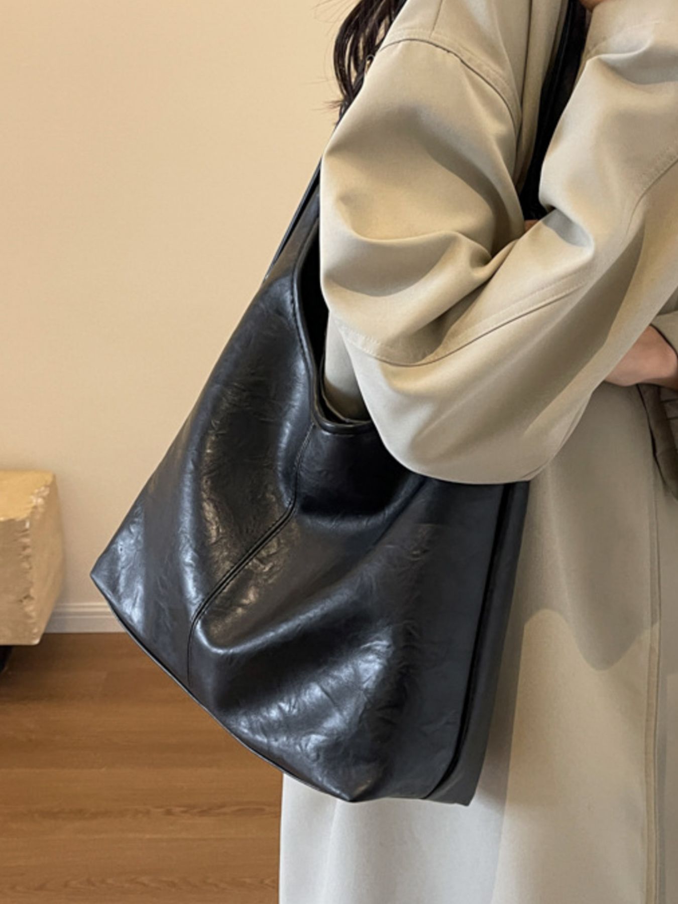 Adjustable Strap Shoulder Bag in black PU, large tote style