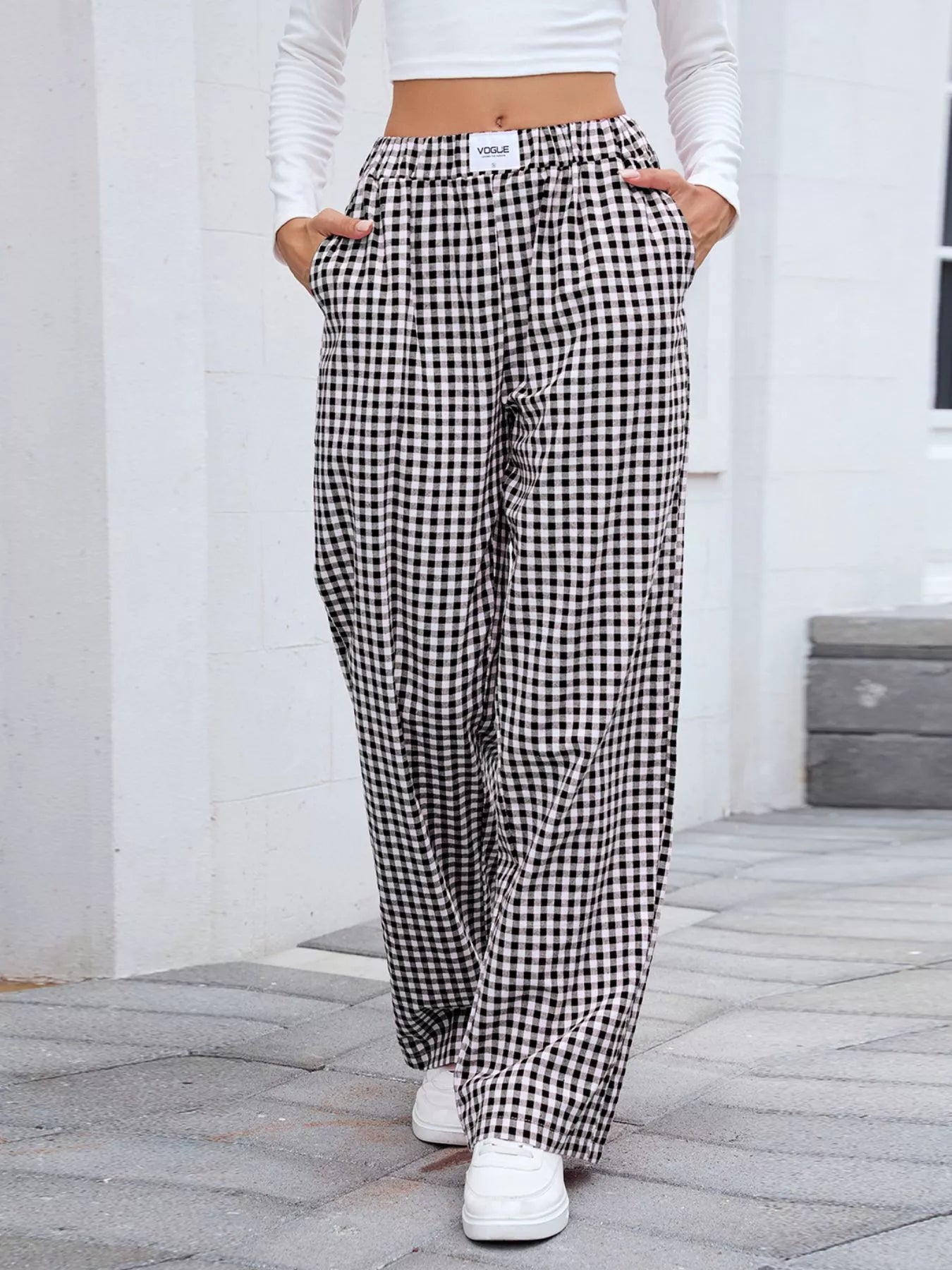 Black and white plaid wide-leg casual pants with elastic waistband and pockets
