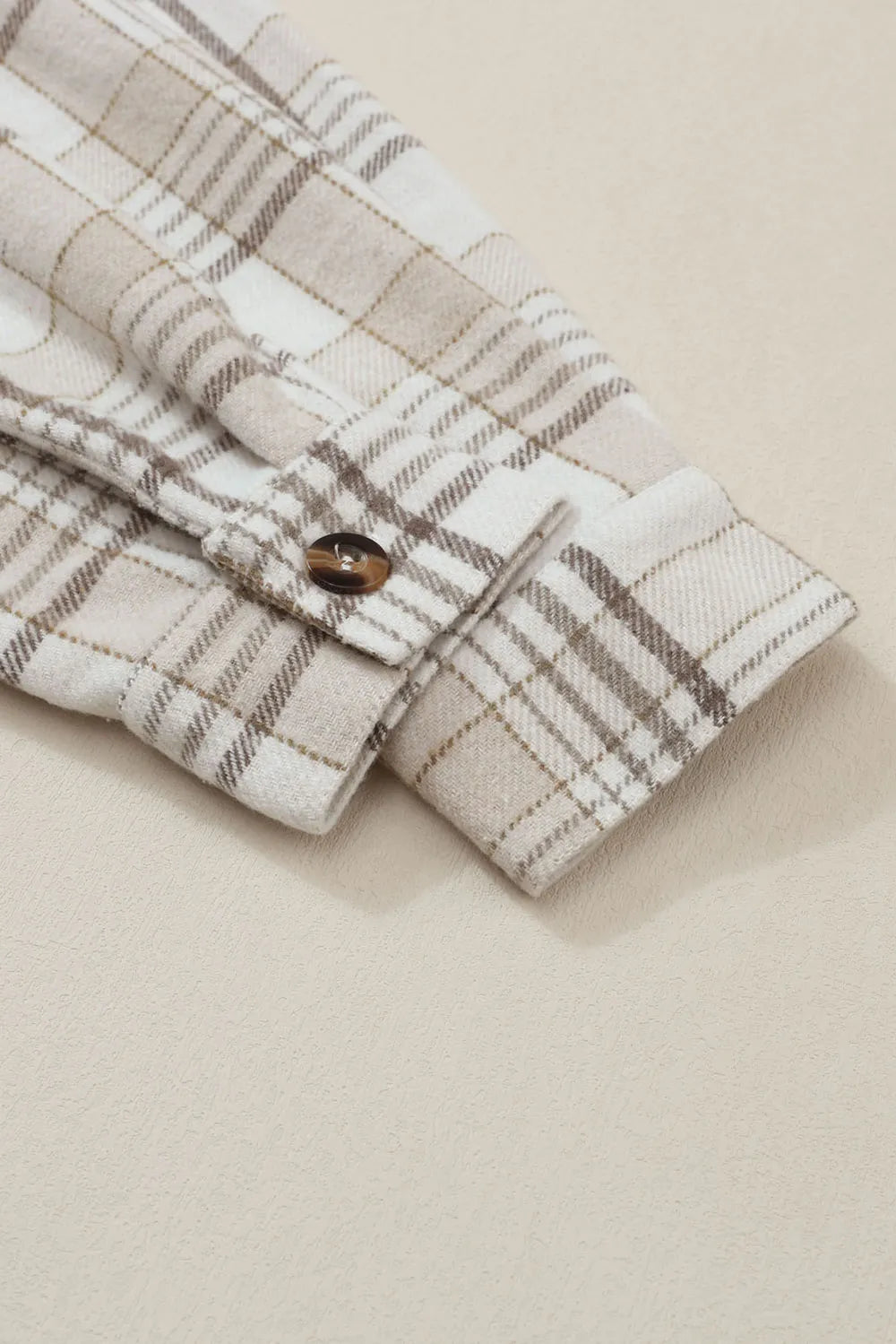 Plaid shacket with button and buttoned cuff, light beige and brown check