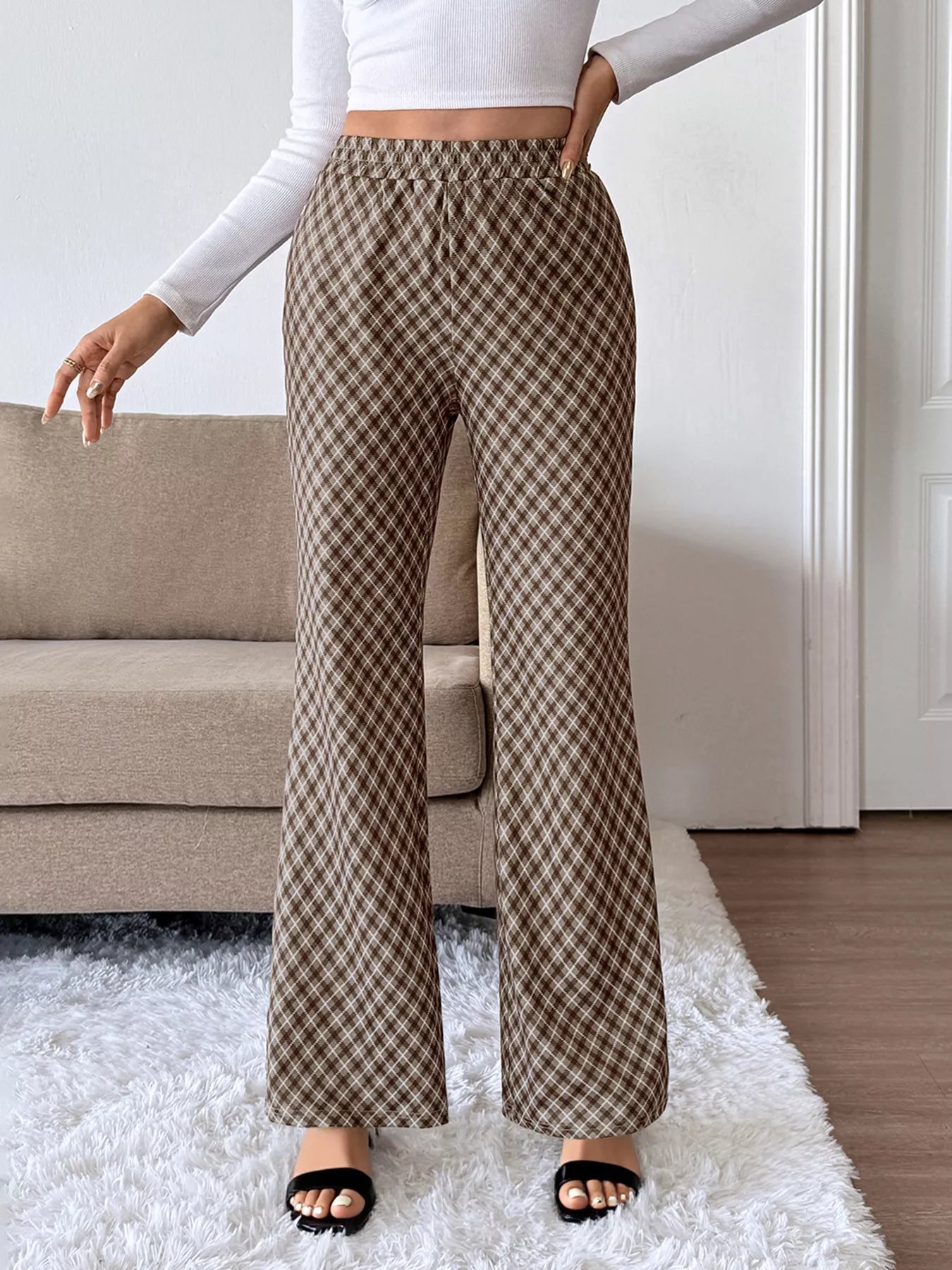 Plaid high-waisted wide-leg pants with brown diamond check pattern