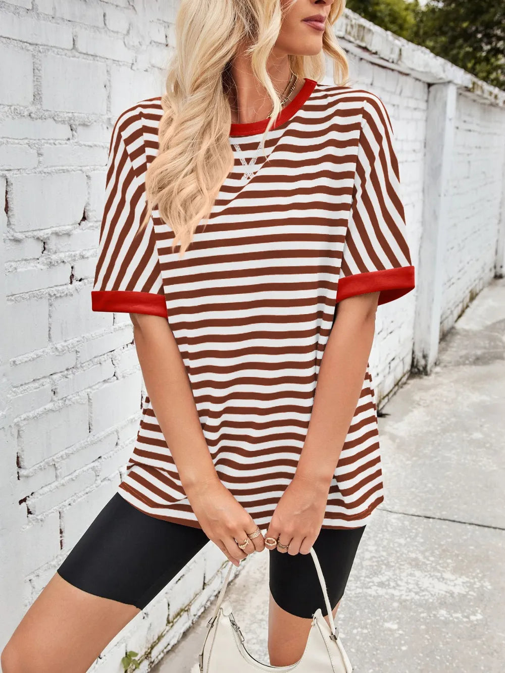 Striped round-neck half-sleeve T-shirt in white with brown stripes and red trim