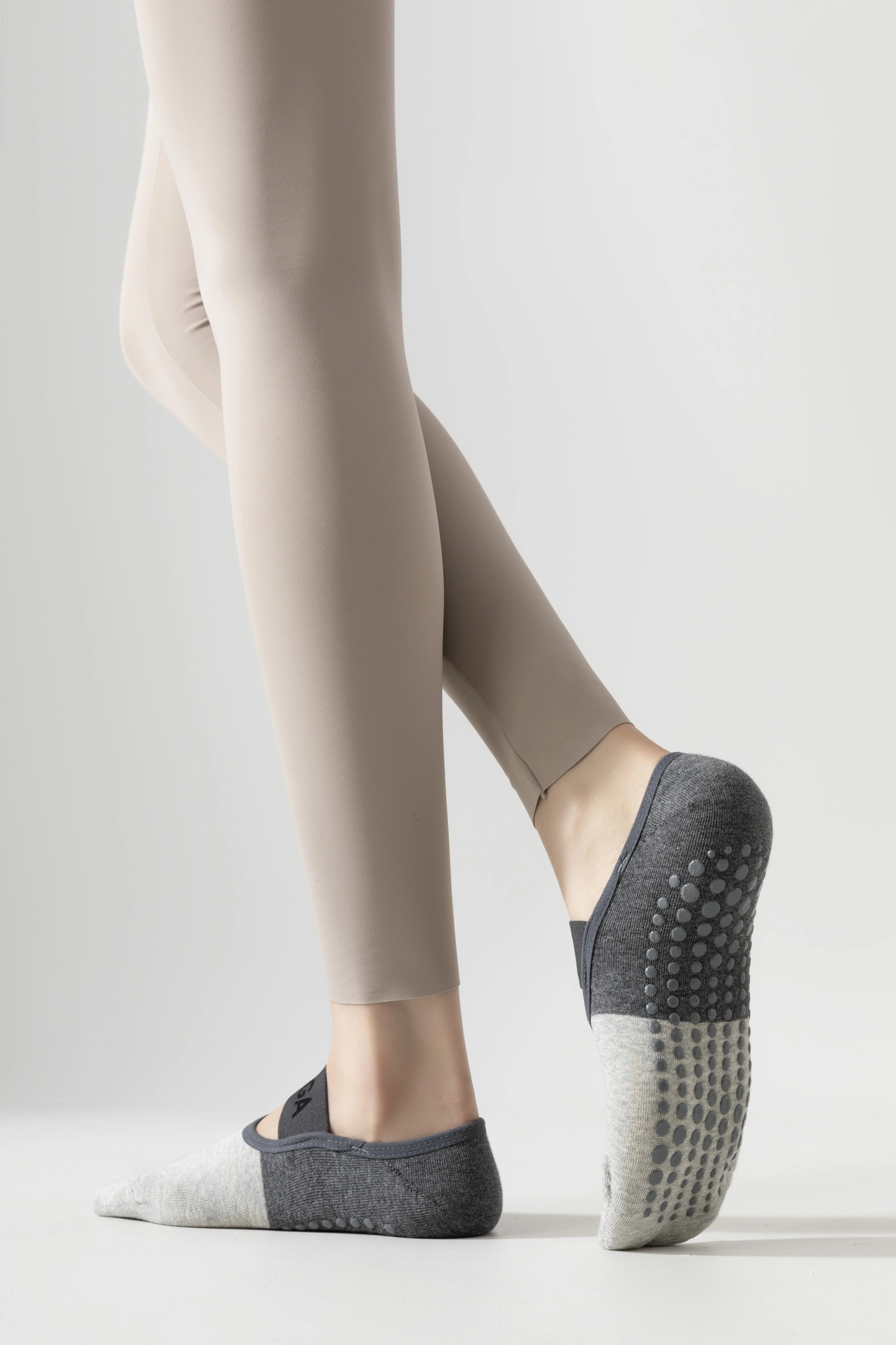 Anti-Slip Yoga Socks - Non-Skid Grip Socks for Yoga, Pilates & Ballet (1 Pair)