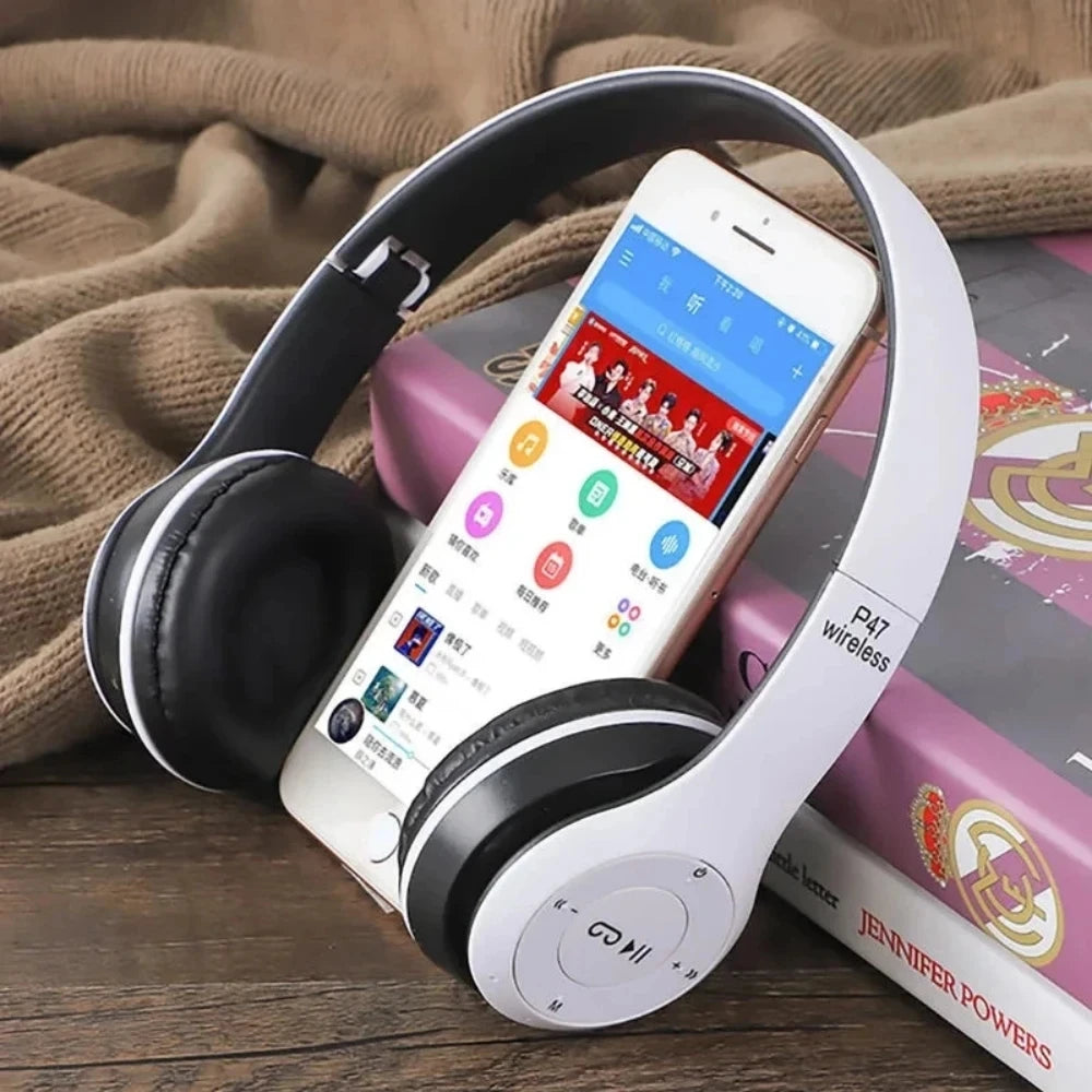 P47 Wireless Bluetooth Headphones by Cedar & Moore, foldable over-ear, white with black cushions, HiFi stereo
