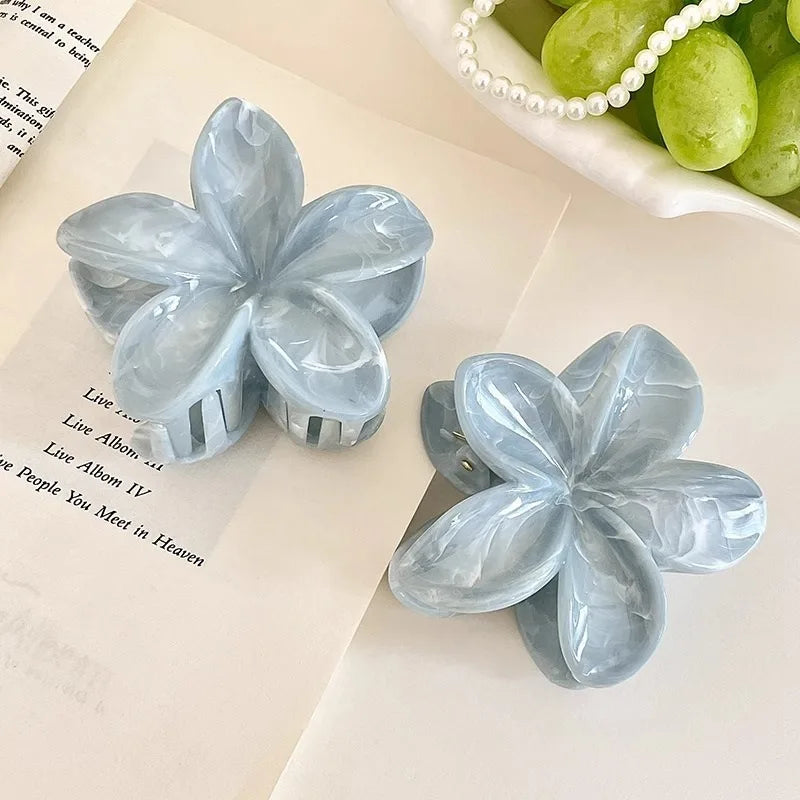 Light blue translucent flower hair claw clips, three-piece set