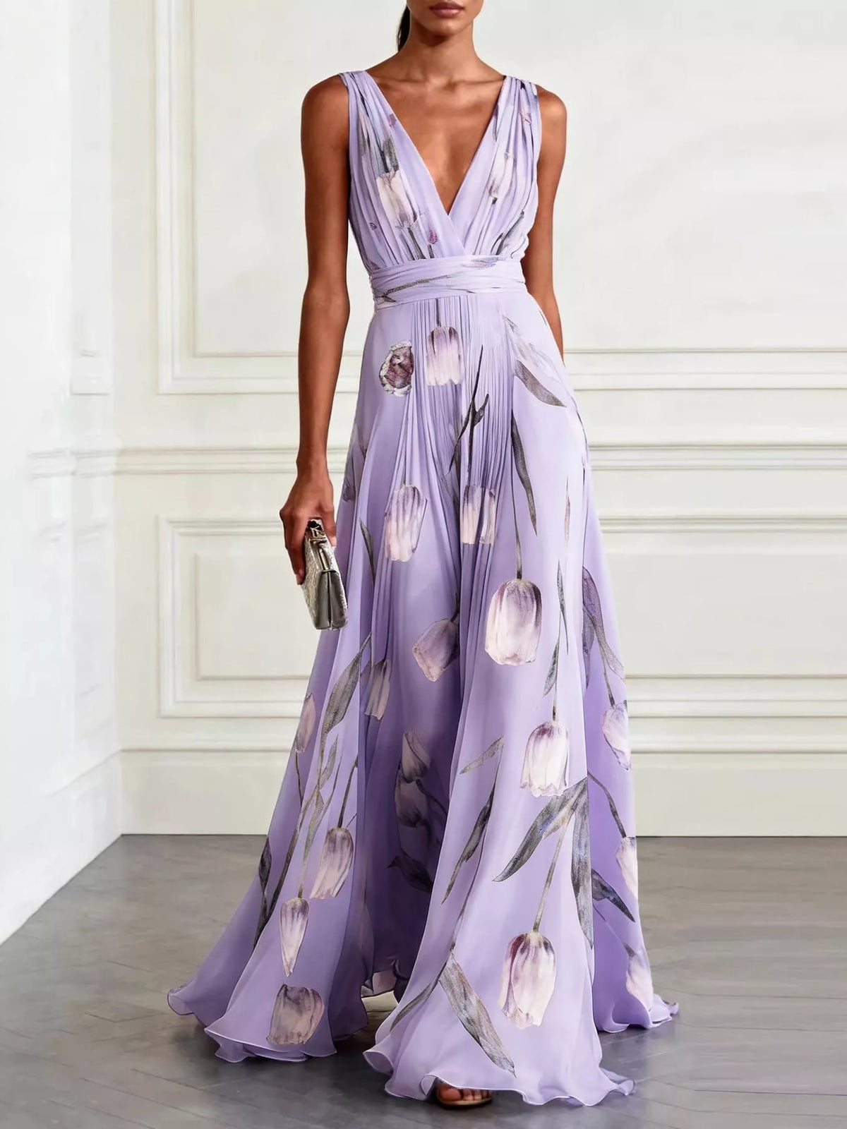 Sleeveless floral print ruched maxi dress in light purple, V-neck with gathered waist