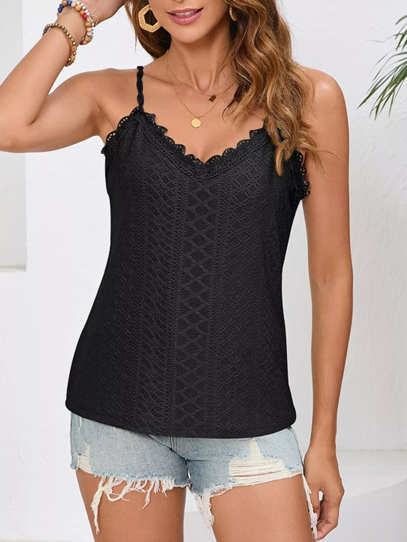 Lace trim V-neck cami, black front with scalloped lace neckline