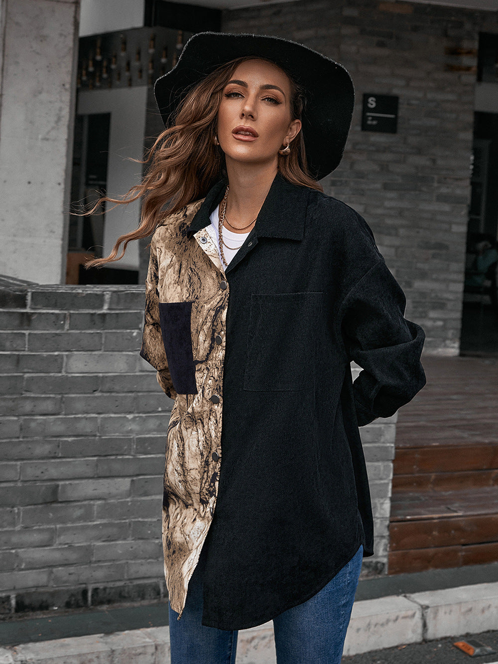 Collared contrast shirt with buttons, black with beige patterned side panel
