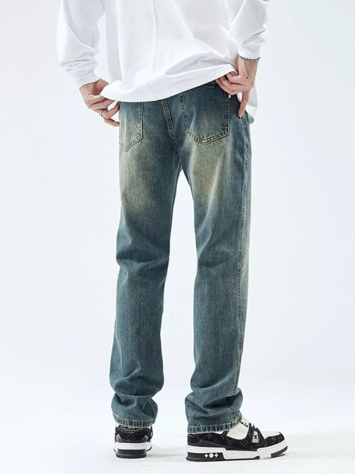 Men's slim-fit washed stretch jeans, vintage blue denim with back yoke stitching
