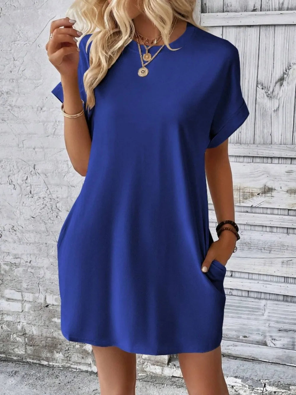 Royal blue round-neck short-sleeve dress with loose swing hem