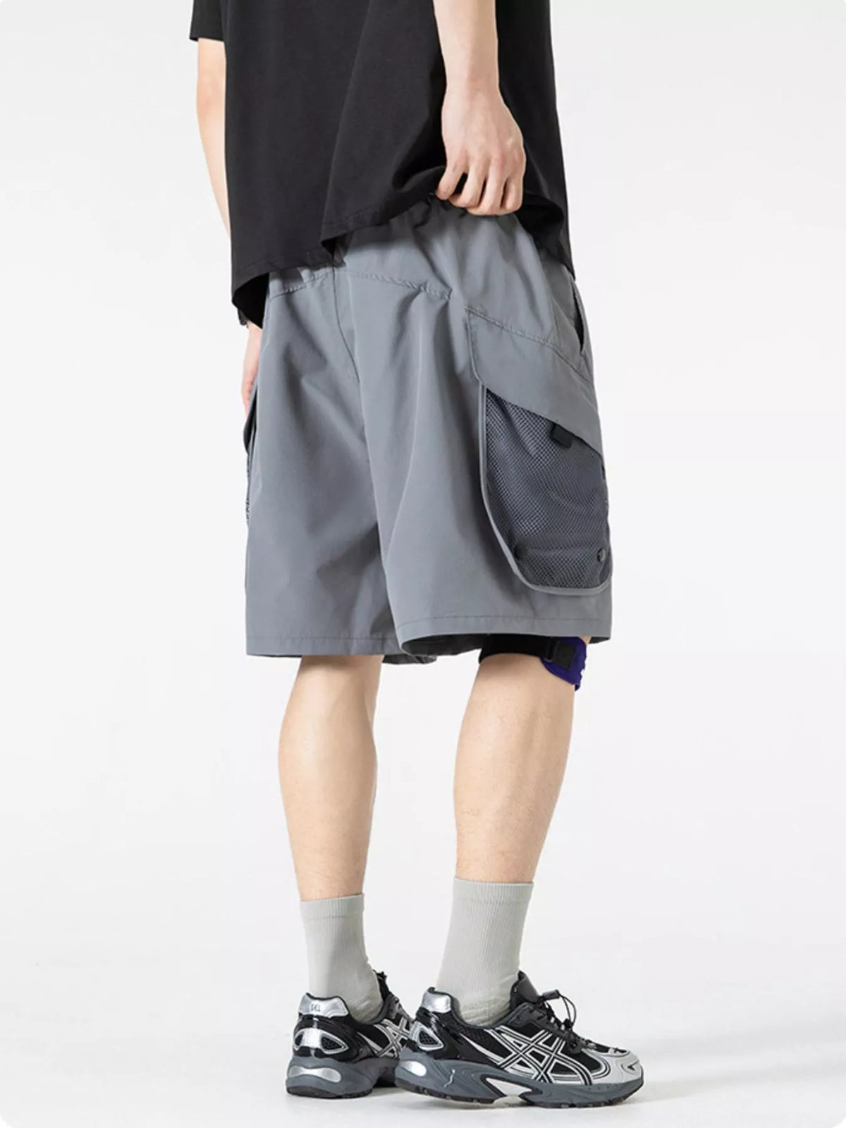 Quick-dry cargo shorts in rock gray, elastic waistband and large side cargo pocket