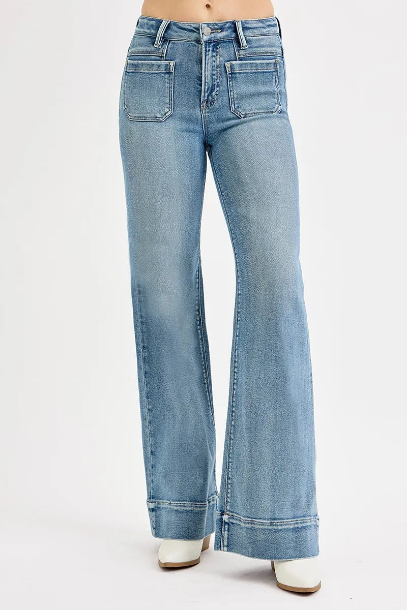 High-rise wide-leg jeans, light blue wash, front pockets, fly with button