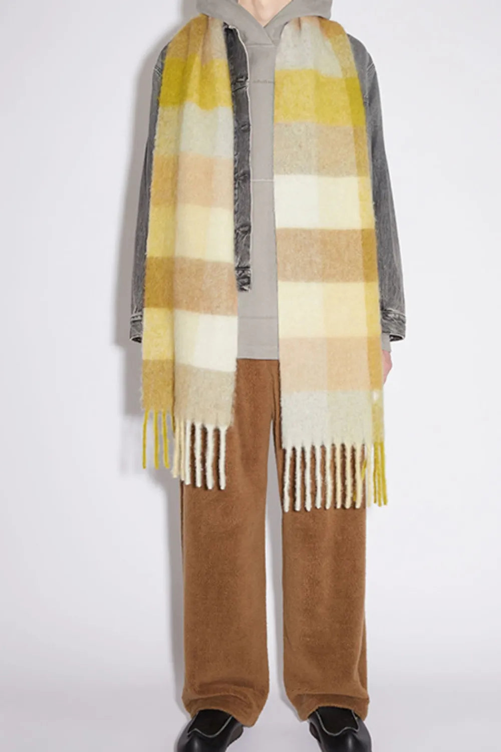 Plaid fringe scarf in yellow and white checks with gray edges
