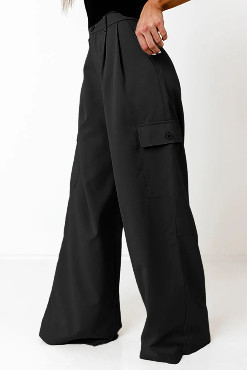 Black wide-leg cargo pants with flap side pocket and pleated front