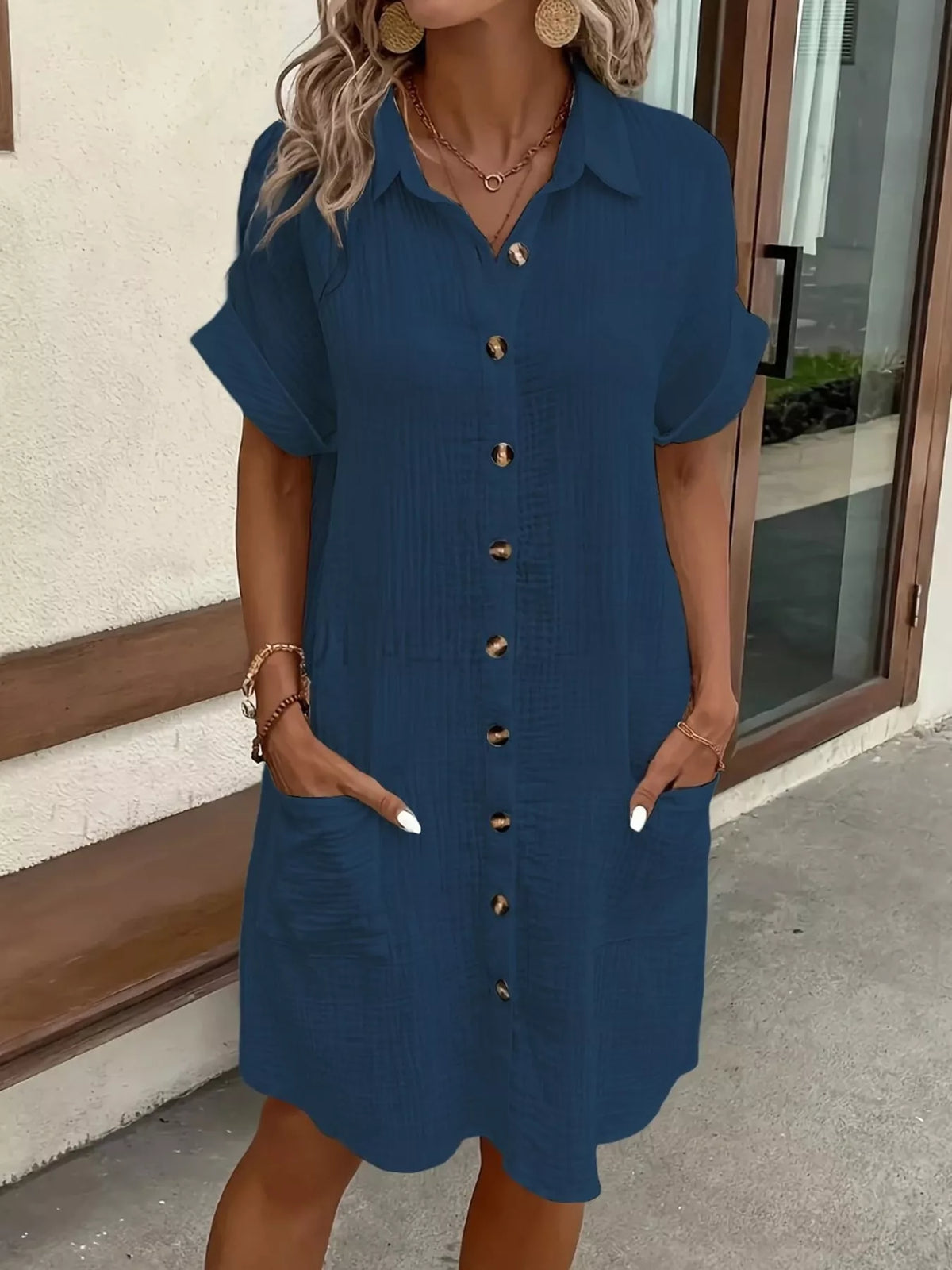 Textured button-up shirt dress with pockets, blue, short sleeves and gold button front