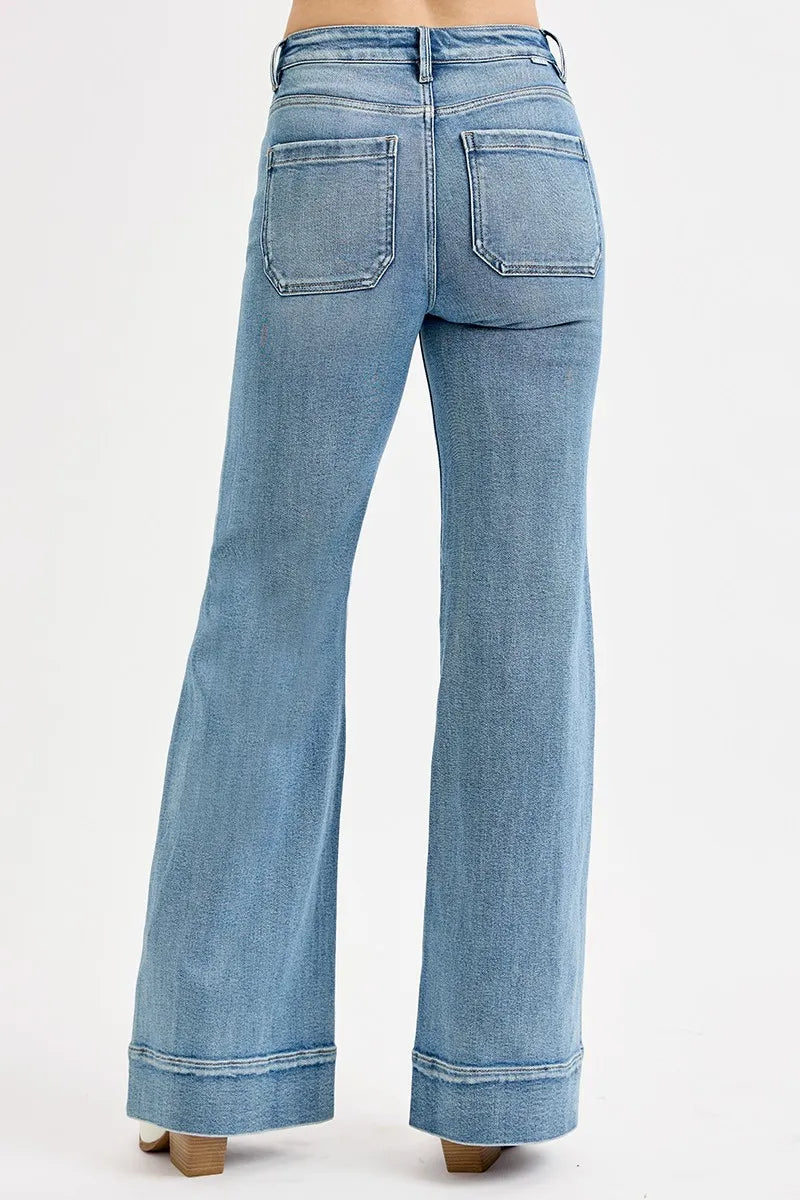 High-rise wide-leg jeans, light blue wash, back patch pockets and flared hem