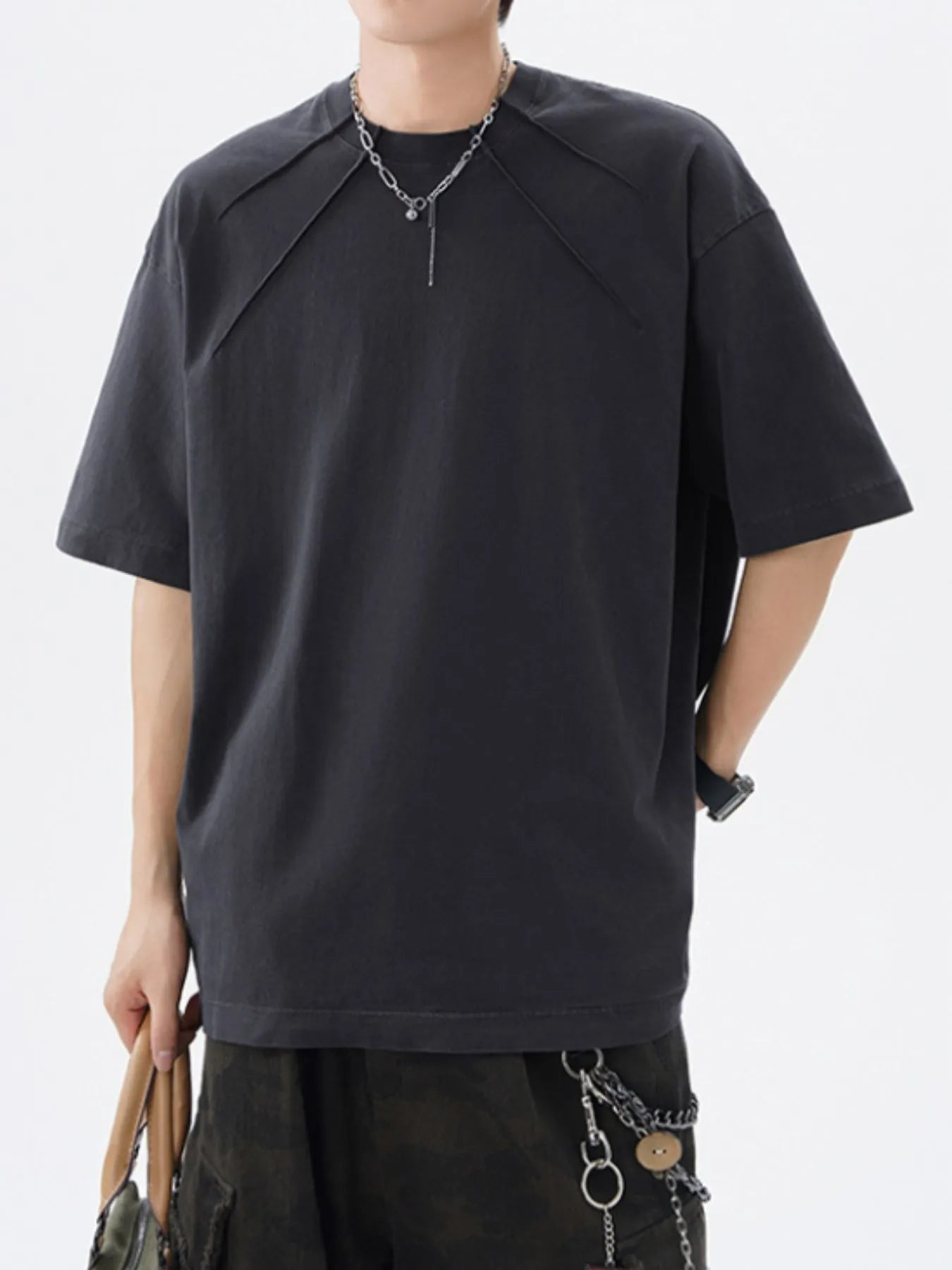 Black raglan crew-neck short-sleeve T-shirt for men, plus size, front