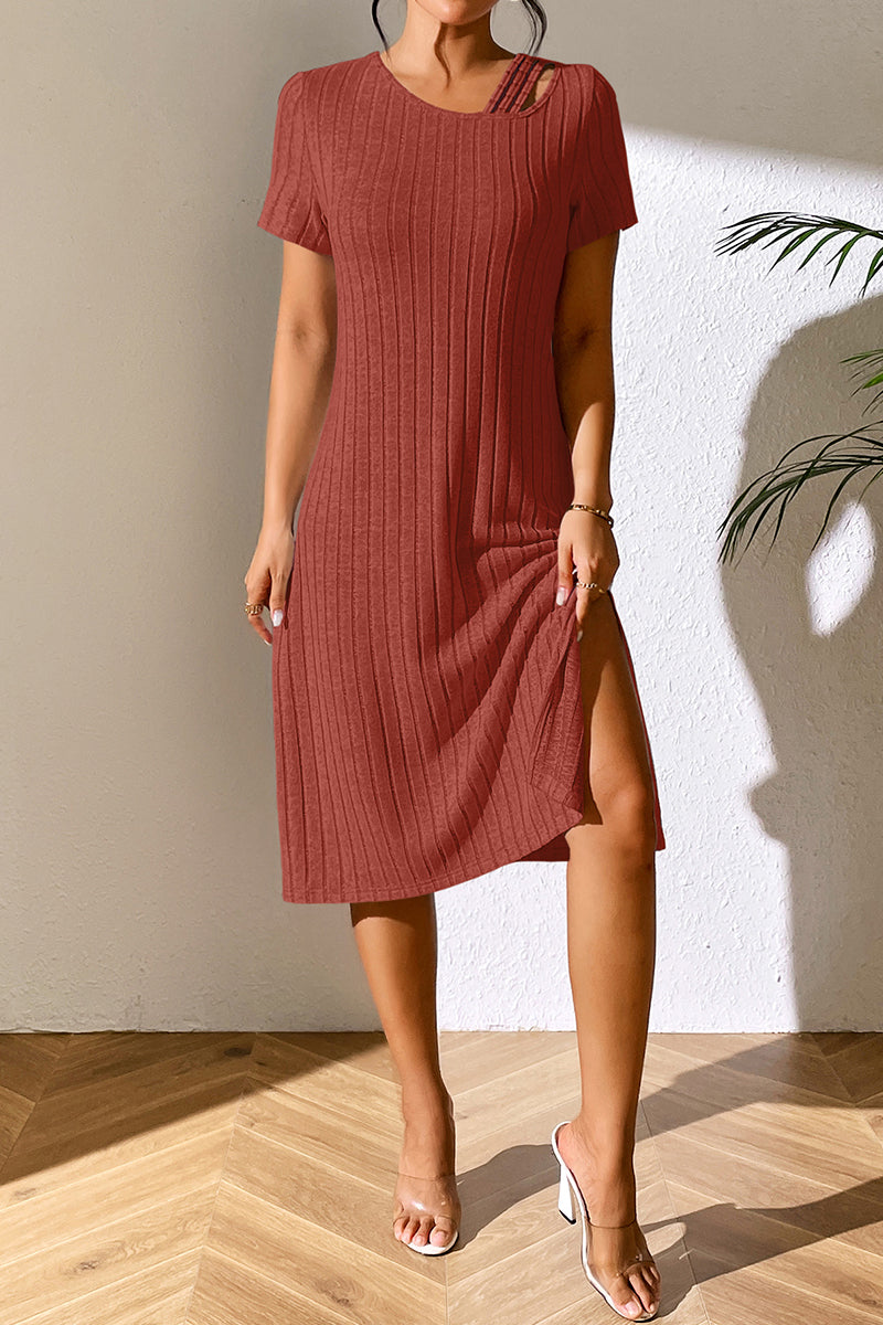 Orange-red ribbed knit short-sleeve dress with side slit and asymmetrical neckline