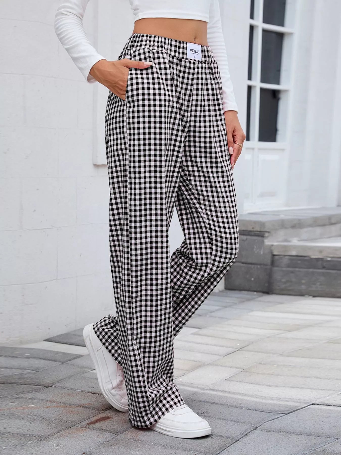 Black and white plaid wide-leg casual pants with elastic waistband and side pockets