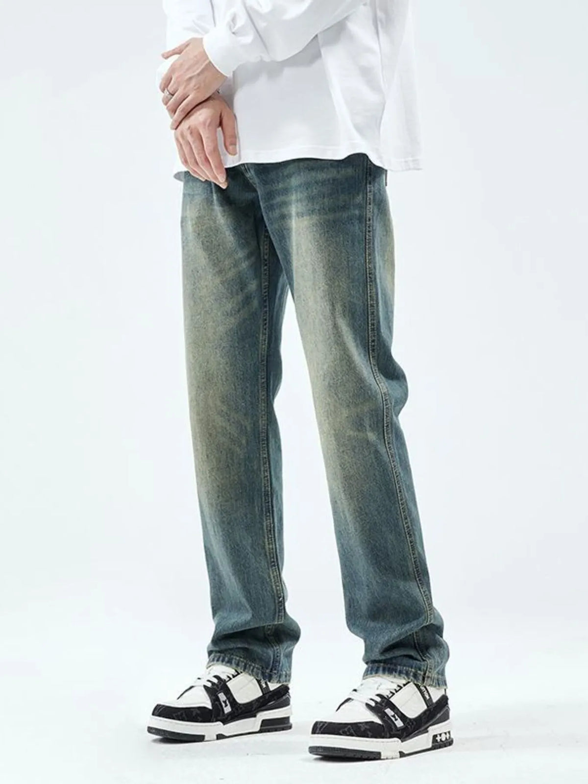 Men's slim-fit washed stretch jeans, vintage blue with worn shading